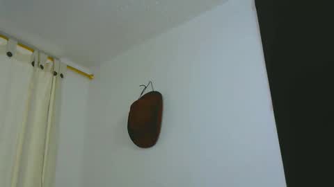 lovexjuxn77 online show from February 13, 2026, 7:54 pm