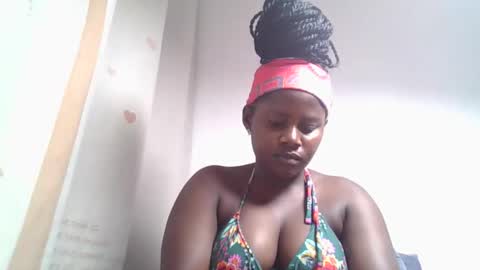 lovie_paula online show from October 18, 2025, 3:02 pm
