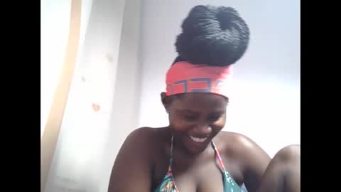 lovie_paula online show from November 5, 2025, 3:23 pm