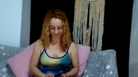 Snapshot of loving__lily chatting on February 19, 2025, 12:57 am loving online show from February 19, 2025, 12:57 am