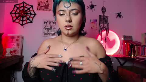 loving_alma online show from October 28, 2025, 2:04 am