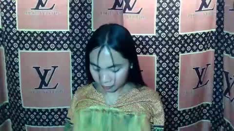 loving_rhean online show from December 3, 2025, 2:41 am