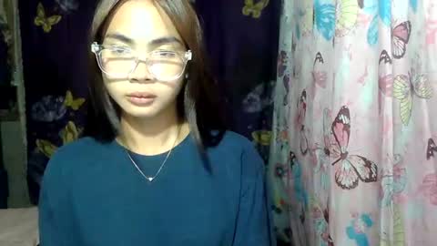 loving_rhean online show from June 12, 2026, 12:15 pm