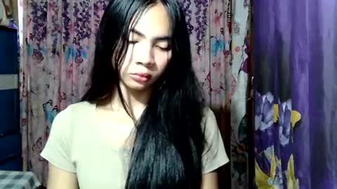 loving_rhean online show from July 24, 2026, 10:52 pm