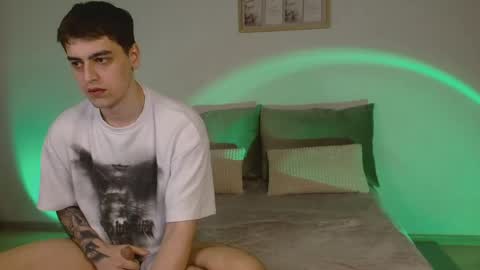 loyliksi online show from April 27, 2026, 8:07 pm