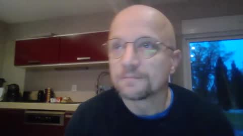 Espigle online show from December 4, 2025, 7:17 am