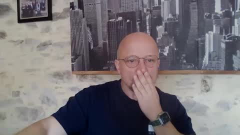 Snapshot of lrda49 chatting on April 22, 2026, 7:55 am Espigle online show from April 22, 2026, 7:55 am