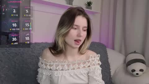 Snapshot of lua__19 chatting on December 19, 2025, 10:39 pm Lua online show from December 19, 2025, 10:39 pm