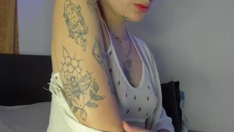 Jenn online show from January 14, 2026, 12:05 am