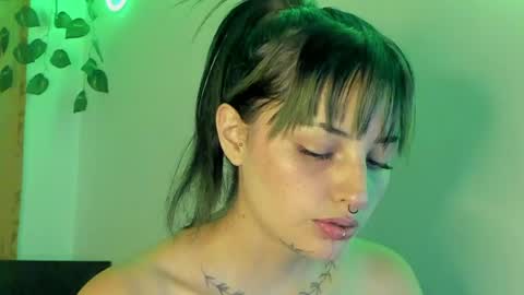 Jenn online show from April 15, 2026, 6:37 pm