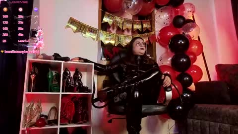 Snapshot of luanadabbraccio_ chatting on April 30, 2026, 2:01 pm luanadabbraccio_ online show from April 30, 2026, 2:01 pm