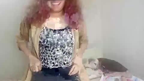 Snapshot of luanapowerful chatting on December 13, 2024, 6:00 am luanapowerful online show from December 13, 2024, 6:00 am