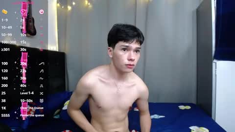 lUAN online show from December 31, 2024, 2:36 pm