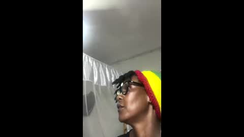 Snapshot of luannecrazy chatting on June 2, 2026, 7:27 pm luannecrazy online show from June 2, 2026, 7:27 pm