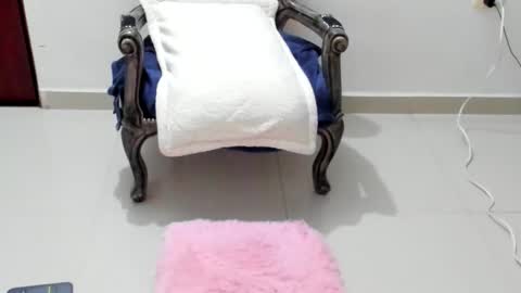 luara__01__lecat_1 online show from February 15, 2026, 7:51 am