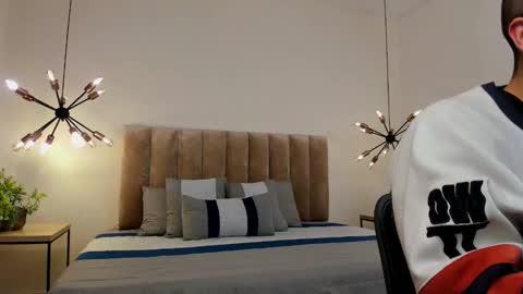 luca_morettii online show from September 23, 2025, 12:19 pm