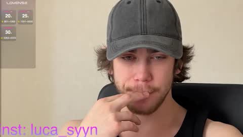 Snapshot of luca_syn chatting on October 25, 2025, 11:40 am Luca S online show from October 25, 2025, 11:40 am