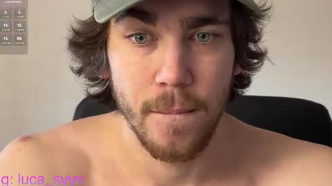 Snapshot of luca_syn chatting on November 4, 2025, 10:36 am Luca S online show from November 4, 2025, 10:36 am