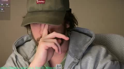 Snapshot of luca_syn chatting on November 25, 2025, 7:36 pm Luca S online show from November 25, 2025, 7:36 pm