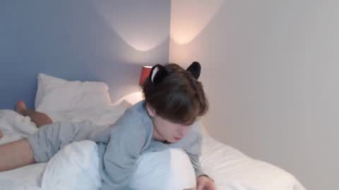 Snapshot of lucacharm chatting on December 23, 2024, 4:33 am lucacharm online show from December 23, 2024, 4:33 am