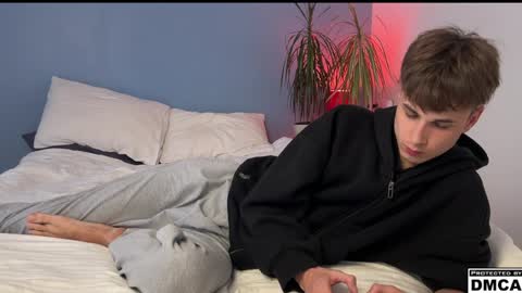 lucacharm online show from April 3, 2026, 3:48 am