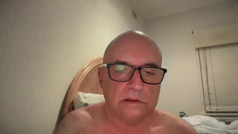 lucas10004 online show from February 19, 2025, 12:00 pm