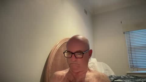 lucas10004 online show from February 21, 2025, 8:07 am