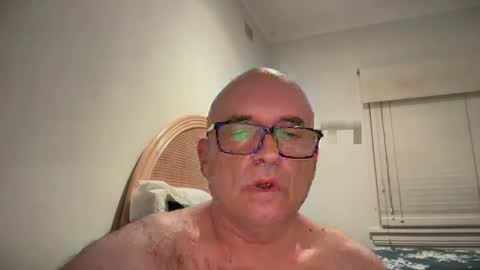 lucas10004 online show from February 26, 2025, 11:20 am