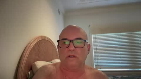 lucas10004 online show from March 7, 2025, 5:51 am