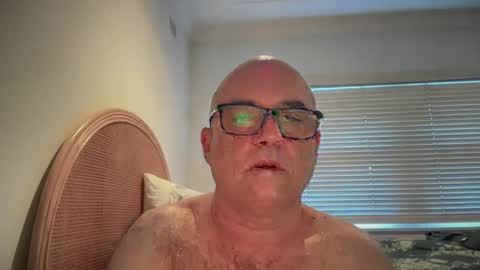 lucas10004 online show from March 12, 2025, 8:41 pm