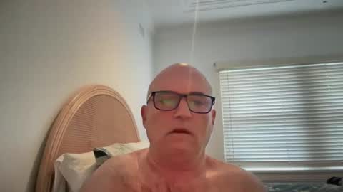 lucas10004 online show from September 10, 2025, 11:16 pm