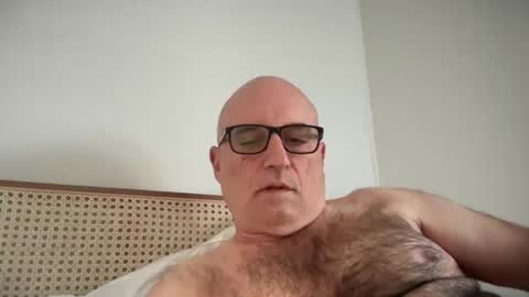 lucas10004 online show from September 24, 2025, 5:33 am