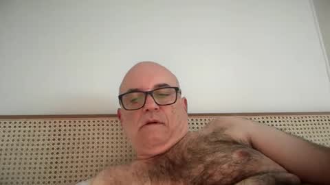 lucas10004 online show from October 4, 2025, 2:09 am