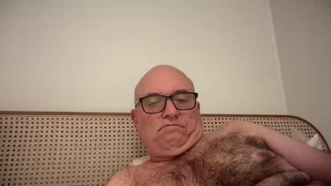 lucas10004 online show from October 20, 2025, 12:05 pm