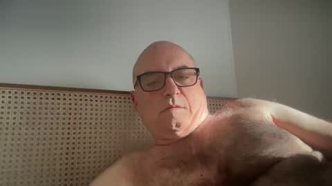 lucas10004 online show from December 4, 2025, 8:06 pm