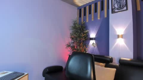 Lucas online show from April 19, 2026, 2:44 am