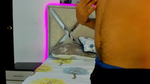 lucas_cruz1 online show from June 17, 2026, 3:53 am