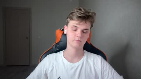 Lucas Gill online show from January 7, 2025, 11:45 pm