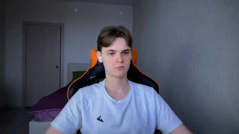 Lucas Gill online show from March 3, 2025, 3:41 am