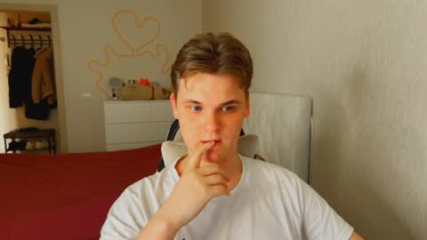 Lucas Gill online show from March 26, 2026, 1:28 pm