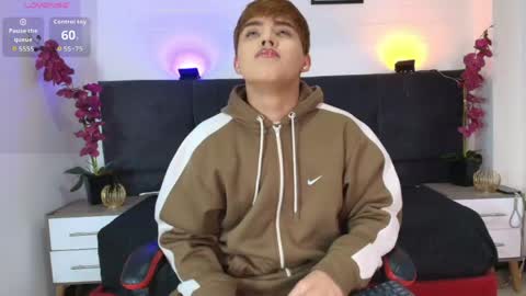 Lucas lovee online show from June 1, 2026, 1:02 pm