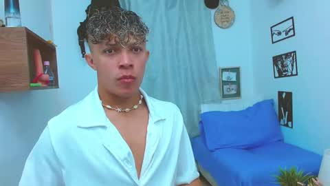 Snapshot of lucas_luxx1 chatting on November 1, 2025, 1:24 pm Lucas Luxx online show from November 1, 2025, 1:24 pm