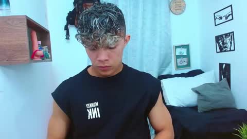 Snapshot of lucas_luxx1 chatting on November 8, 2025, 1:22 pm Lucas Luxx online show from November 8, 2025, 1:22 pm