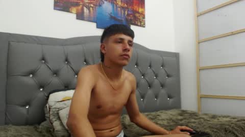  LUCAS RIVAS  online show from November 6, 2025, 10:10 pm