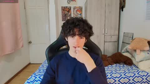 lucas_xo online show from April 7, 2026, 3:29 am