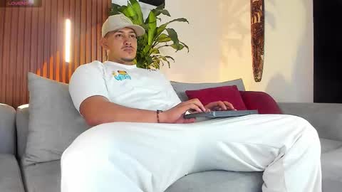 LUCA SANTOS online show from February 20, 2026, 3:36 am