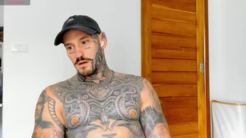 lucasexclusive online show from October 22, 2025, 6:35 am