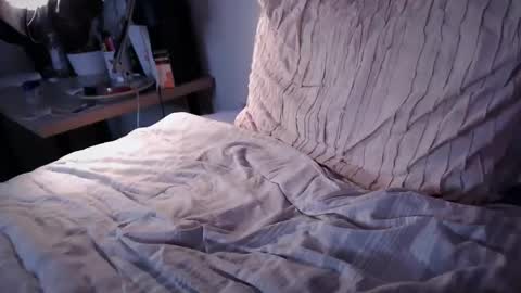 LucasKodak online show from May 5, 2026, 5:26 am