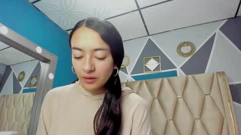 MIA HOT online show from November 13, 2025, 12:15 pm