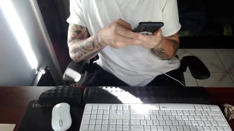 Luchi Luchano online show from November 29, 2025, 10:02 pm